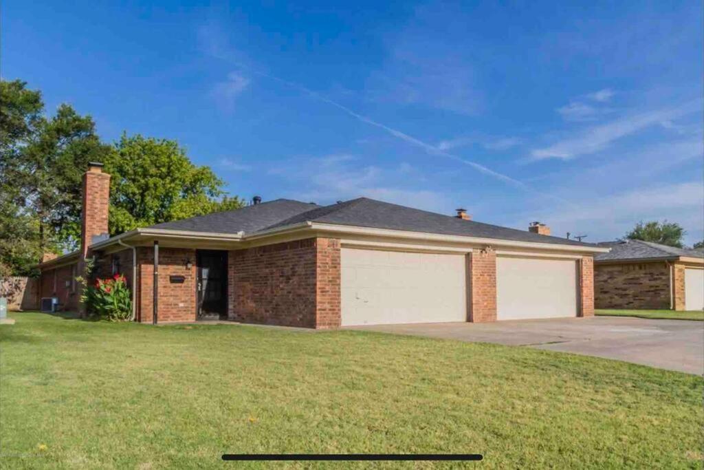 Large Open Space For Family Fun! Amarillo Exterior foto